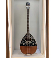 Χειροποίητο 8-χορδο Μαύρο μπουζούκι με καπάκι απο κέδρο και pearloid φιλέτα |  Μπουζούκια 8-χορδα στο Pegasus Music Store