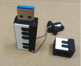 PIANO USB 3.0 - 16GB |  Gifts for musicians. στο Pegasus Music Store