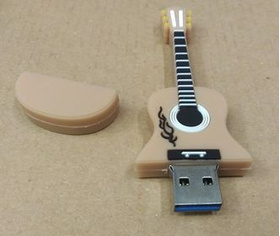 GUITAR USB 3.0 - 16GB |  Gifts for musicians. στο Pegasus Music Store