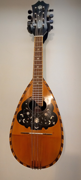 Handmade Vintage Mandolin |  Vintage / Μεταχειρισμένα Μουσικά όργανα στο Pegasus Music Store